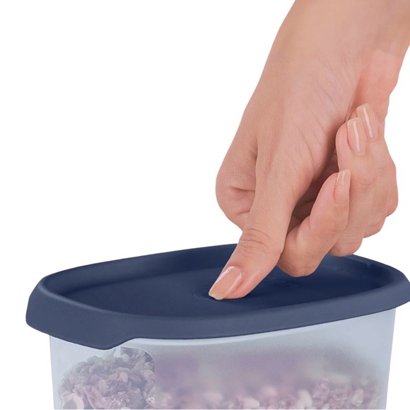 Tupperware one- touch Fresh Oval 1L black seal NWT - Picture 2 of 3